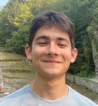 Headshot of Ethan Seiz